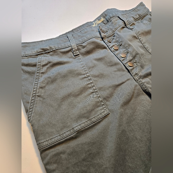 Universal Thread Olive Green Skinny Jeans - Picture 6 of 10